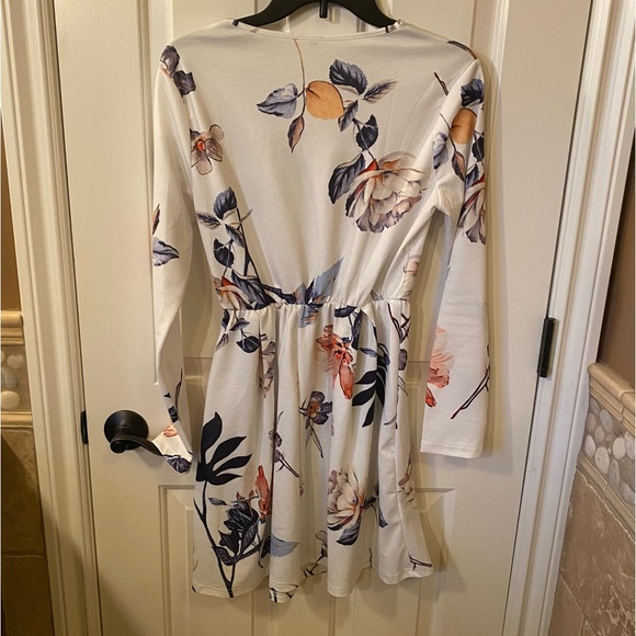White Summer Floral Dress - Picture 3 of 5